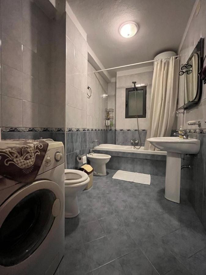 Kristi'S Apartment In The Heart Of تيرانا المظهر الخارجي الصورة