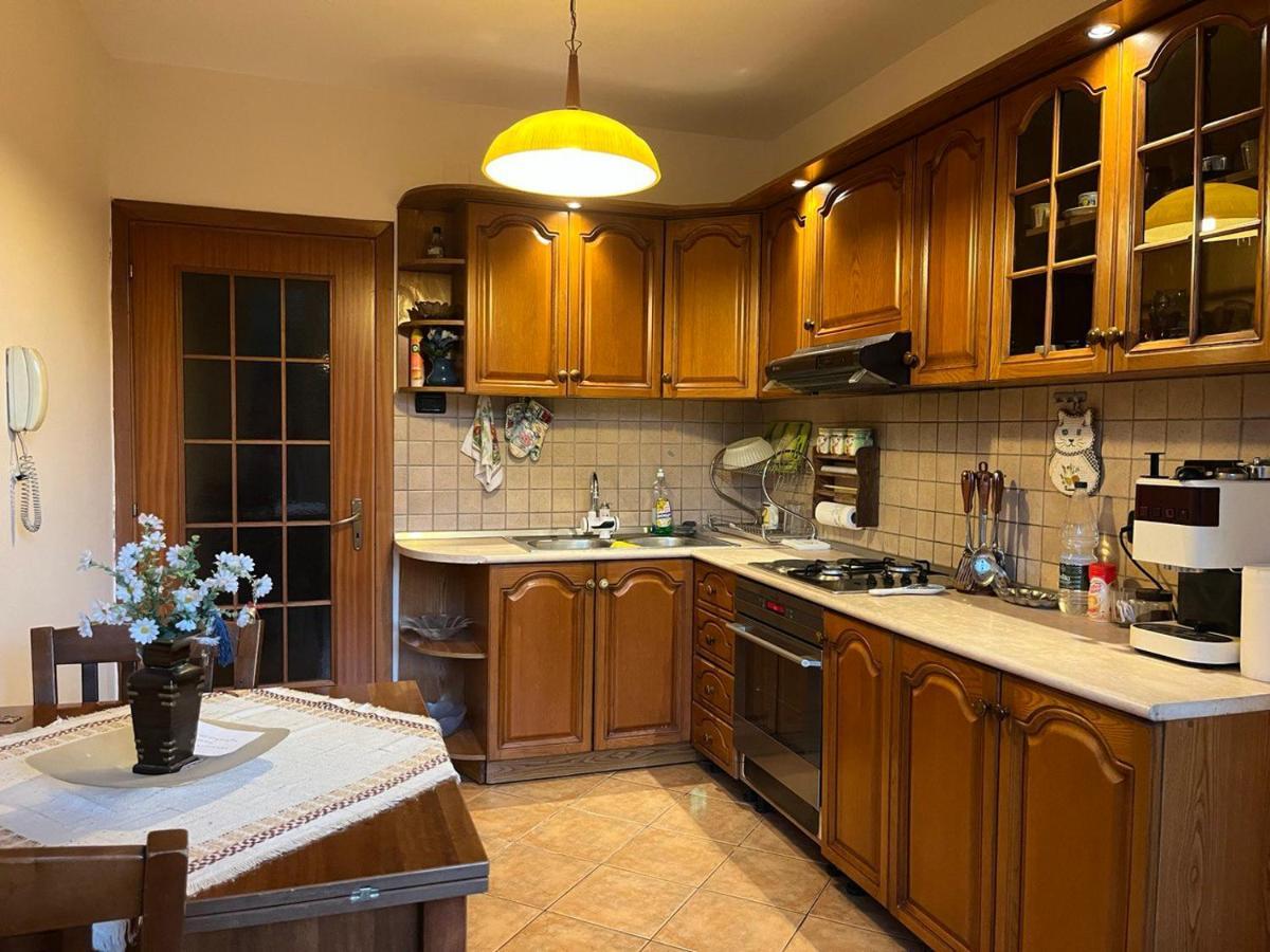 Kristi'S Apartment In The Heart Of تيرانا المظهر الخارجي الصورة