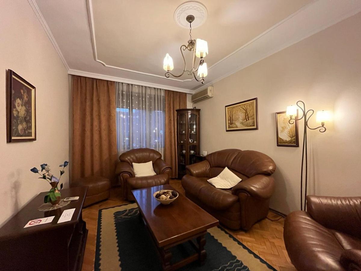 Kristi'S Apartment In The Heart Of تيرانا المظهر الخارجي الصورة